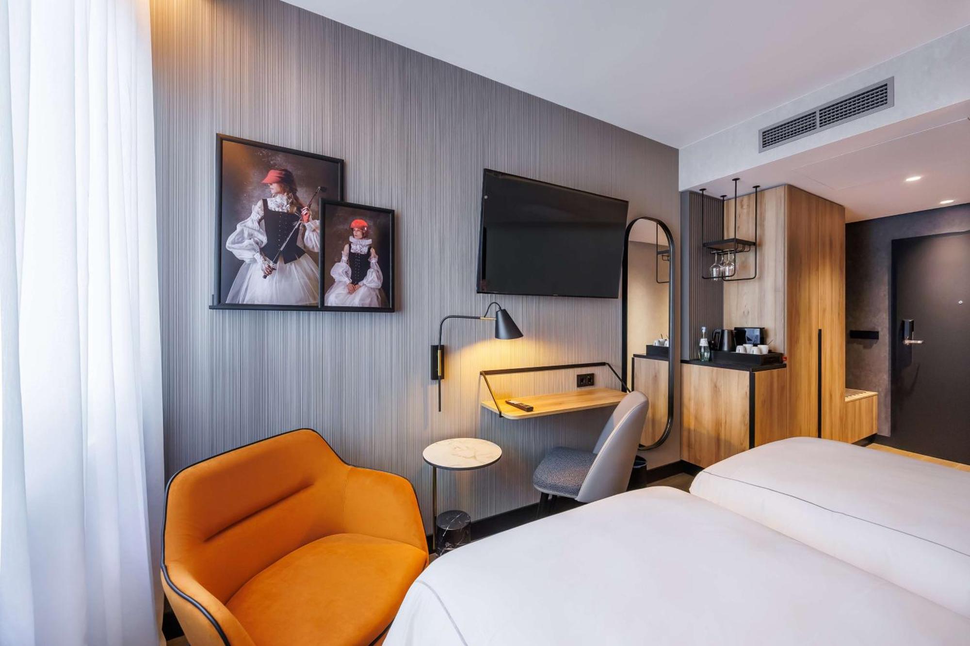 Hotel Park Plaza Kudamm 4*
